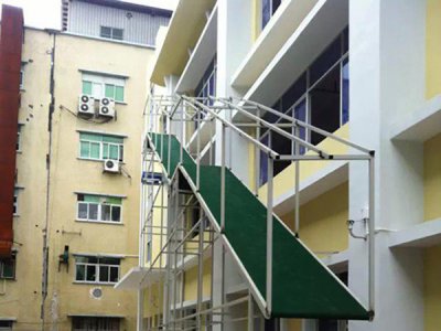 室外斜坡皮带输送线